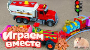 МУЛЬТИКИ ПРО МАШИНКИ И СУПЕРГЕРОЕВ ДЛЯ ДЕТЕЙ 🚗 ИГРУШЕЧНЫЙ ХАЛК И МАШИНКИ С ПОЕЗДАМИ №2