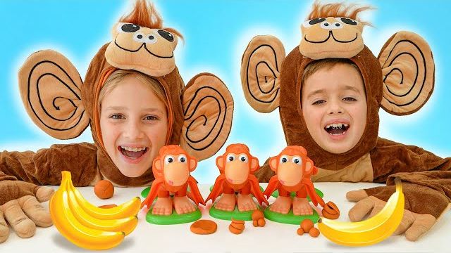 Влад и Ники играют с Обезьянкой. Веселая история игрушек.