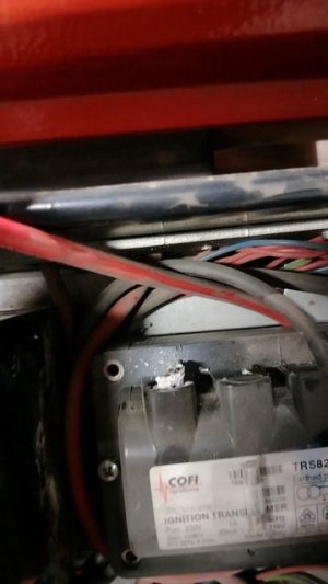 Блокировка горелки, прогорел высоковольтный провод от трансформатора розжига