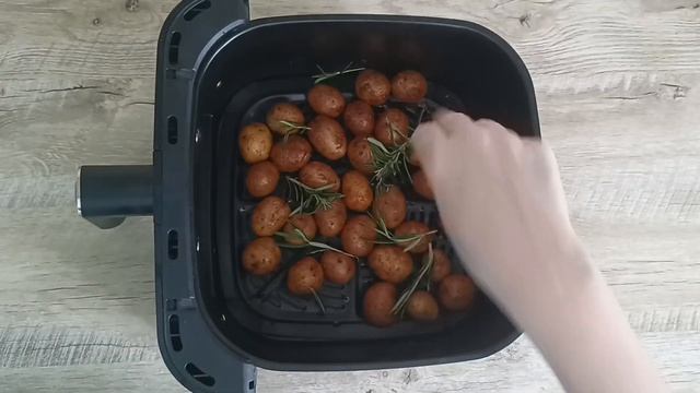 Беби картофель в аэрогриле - ароматный, с хрустящей корочкой!