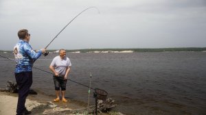 Через ТРИ часа ТАКОЙ РЫБАЛКИ мы не ХОТЕЛИ уезжать. Тишина, природа, шум воды