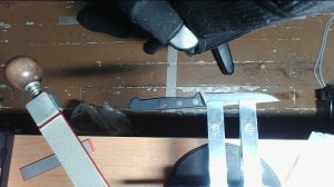 Sharpening knives