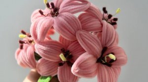 ЛИЛИИ ИЗ СИНЕЛЬНОЙ ПРОВОЛОКИ