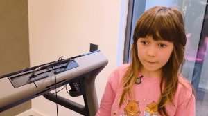 Капибара идёт в спортзал! Бьянка ставит Капибусика на беговую дорожку, а Карл манит буррито
