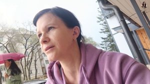 Прыгали прыгали и наконец запрыгали на батуте и Кузнечике
