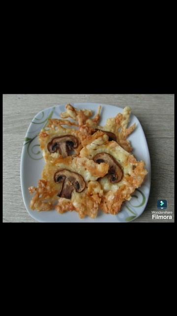 Чипсы из сыра с грибами.