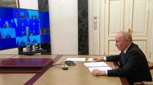 Владимир Путин провел совещание с постоянными участниками Совета безопасности.