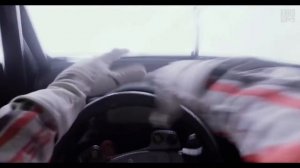 Момент с аварией Янна Марденборо из фильма Gran Turismo.