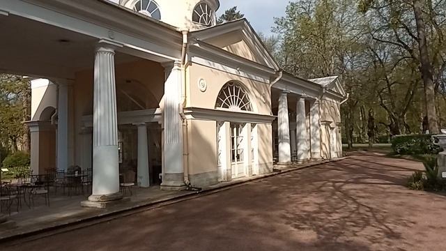 3. Павловский парк.  2026-05-17 "Вольер"
