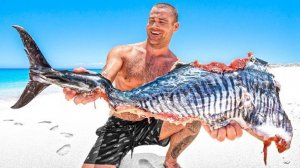 Поймал и приготовил гигантскую макрель на пляже тигровых акул.