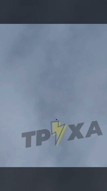 🇷🇺🛩️🔥🇺🇦Пожар в Чернигове после ударов реактивных Гераней…