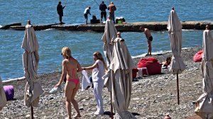 ✅️🌴17 МАЯ В АДЛЕРЕ:+19°, ОБСТАНОВКА НА НАБЕРЕЖНОЙ, ПЛЯЖИ ЧАЙКА, ЛАЗУРЬ,ОГОНЕК, ЛУЧШИЕ МЕСТА.  АДЛЕР