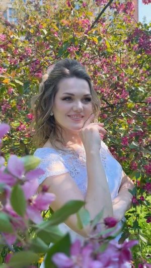 В яблоневом саду