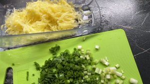 Салат с репой и печенью трески
