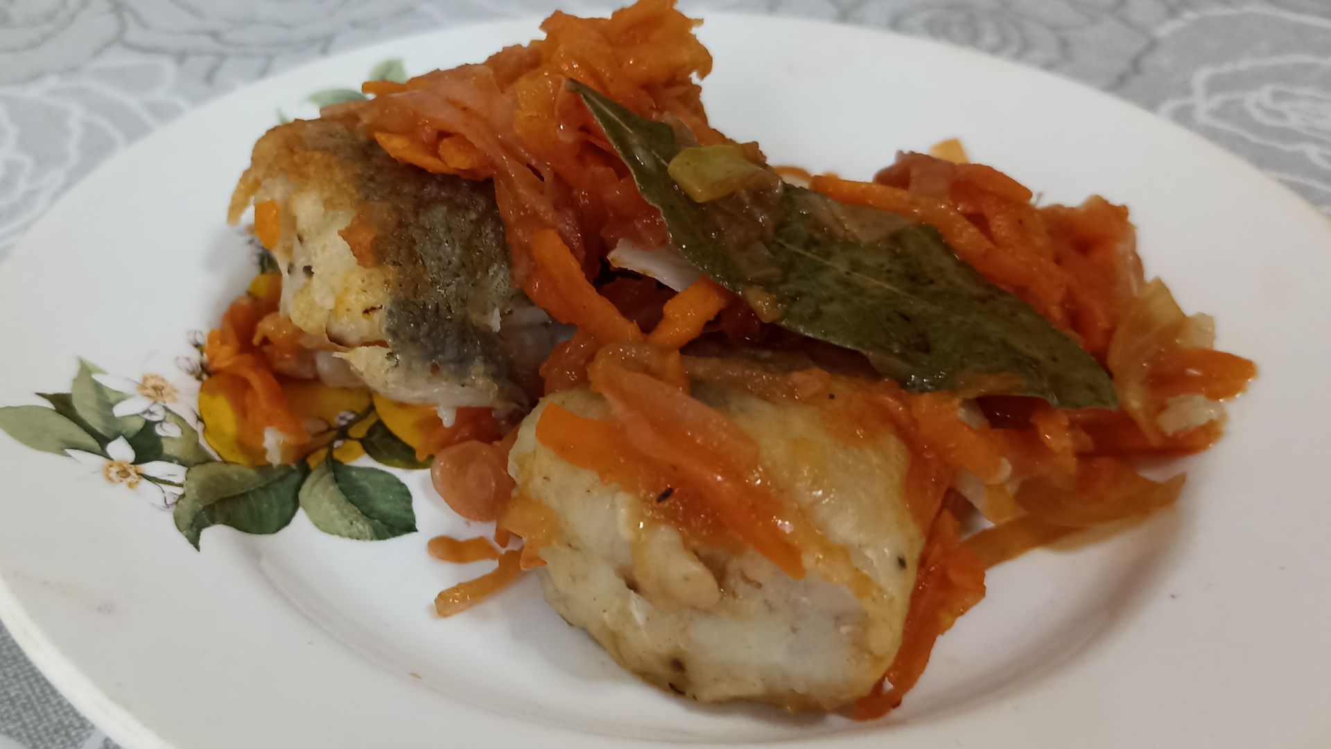 Хек с овощами