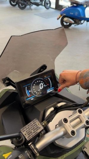 🤔Как настроить время на бортовом компьютере макси скутера SPRMOTORS TRAVEL MAX 180 EFI?