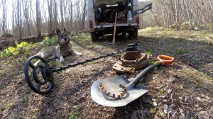 В старый карьер в надежде найти запчасти тракторов