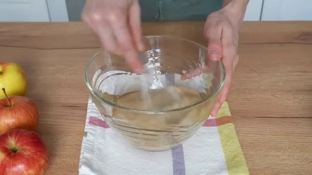Этот яблочный пирог Вам понравится. Очень вкусный. Обзор приготовления.