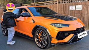 Игроки «Фулхэма» покидают тренировочную базу на своих автомобилях. Траоре, Лено, Винисиус