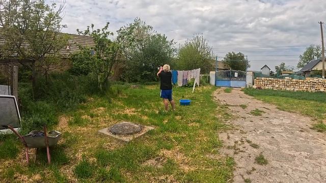 Губарева- У МЕНЯ НЕПРИЯТНОСТЬ ПОВРЕДИЛА КОЛЕНО.