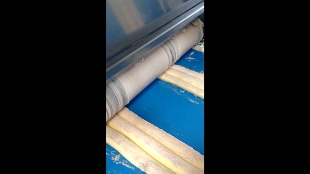 Машина производства бисквита с наполнением