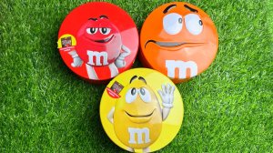 Удовольствие на несколько минут:  Радужные ванночки с конфетами M&M's и волшебной слизью