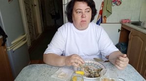 Она меня МЕДЮНЮШКа 🥰 а я её дровоССуЧУШКА 😅