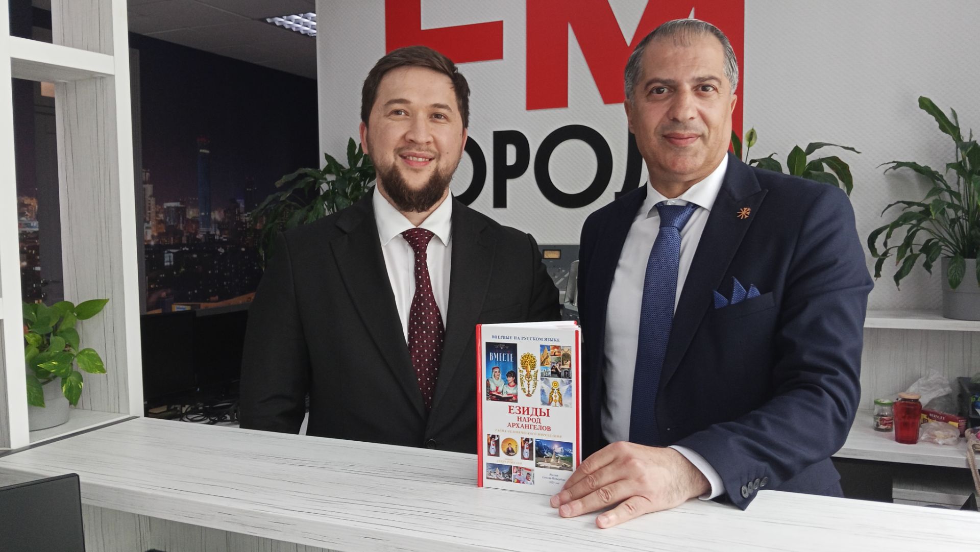 Дениз Рожкани: «Звонит мне Шах перед Новым годом и спрашивает: а кому бы помочь сделать ремонт?»