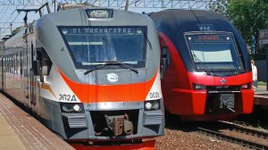 ЭП2Д 0028 ПРИБЫВАЕТ НА СТАНЦИЮ МЦД ОДИНЦОВО