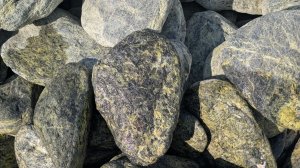 Валун Змеевик Уральский фракция 150-300мм