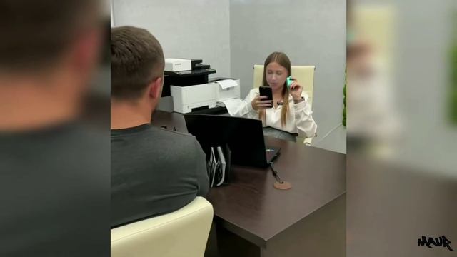 Девушки такие девушки 😂