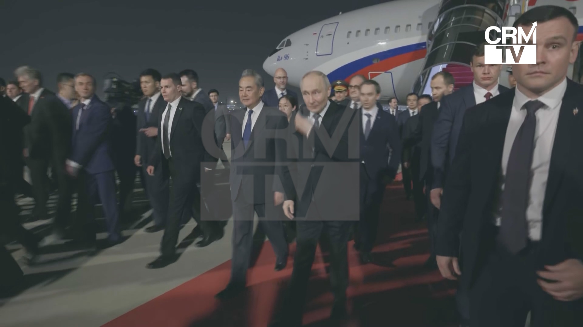 Путин прибыл в Пекин - основные видеокадры - 19 мая 2026