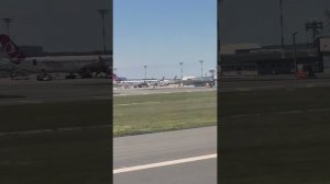 Взлёт самолёта из Стамбула в Черногория 19.05. Мир Универсологии