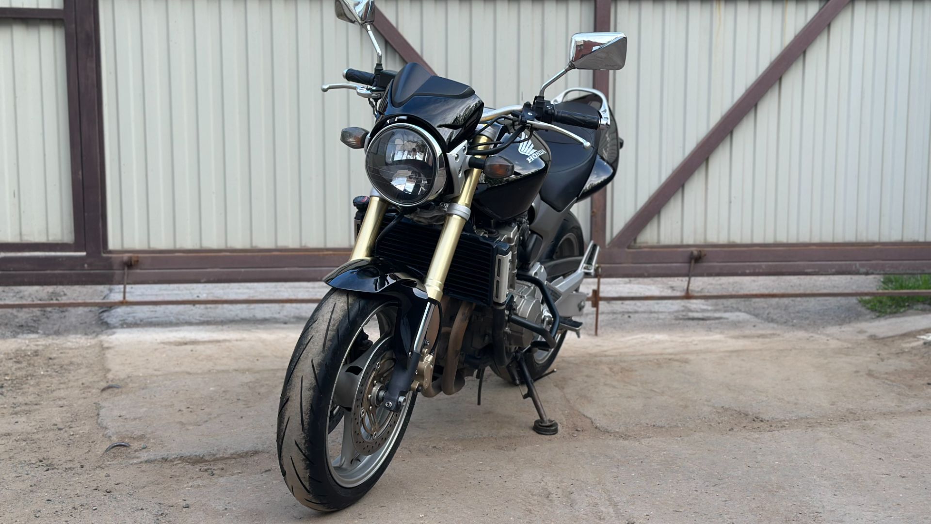 Honda CB 600F Hornet, 2005 смотреть онлайн