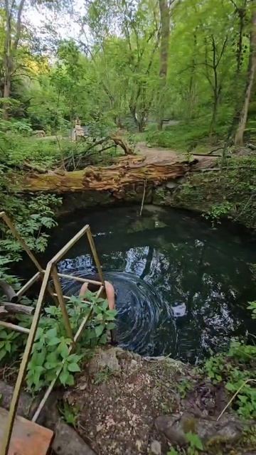 Къарлы-Азиз — одна из самых почитаемых крымскотатарских святынь