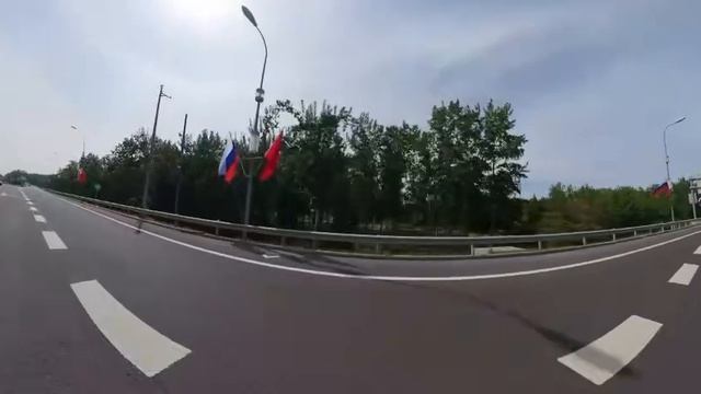 Пекин готов к встрече Путина. Вдоль дорог вывесили флаги России и КНР. К приезду Трампа так не готов