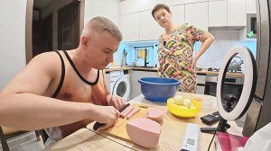Чуть живая дошла до дома! ЧТО СЛУЧИЛОСЬ? Вован ПОДАРИЛ мне новый нож и сделал ОКРОШКУ! ВРАЧ! Влог