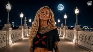 Laura Mia Sommer - Under the Moon