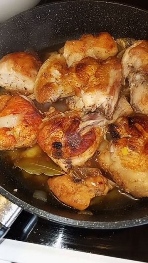 Приготовила курочку на сковороде!