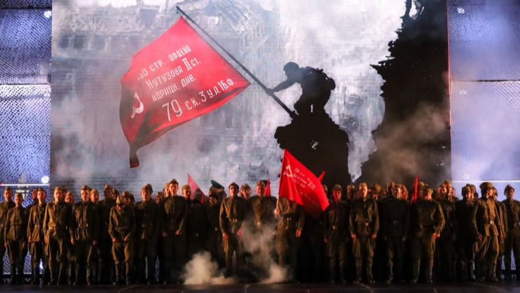 Вечерняя масштабная театрализация