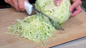Съедят за минуту! Беру Капусту и Яблоко Готовлю Самый вкусный салат из капусты за 5 минут!