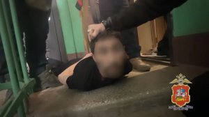 Полицейские задержали подозреваемых в ограблении пожилого мужчины
