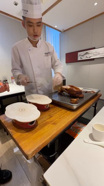 Утка в ХЭЙХЭ! ПЕКИНСКАЯ вкуснятина! #china #vlog