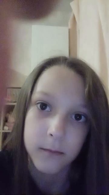 нас так много