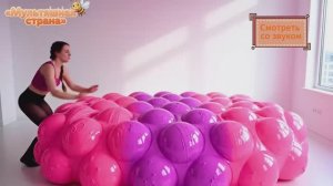 На какой кровати хотели бы полежать? Крутая ИИ - анимация.