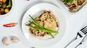 Мусака с сушеным чесноком