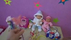 Все подарочки Алисы Коляска Кроватки для кукол All the gifts Alice doll stroller and crib for dolls