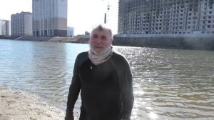 Вода 5 градусов. Дыбунов Игорь Владимирович пробует искупаться.  25.04.2026