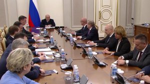 На совещании правительства обсудили программу «Университетские смены».