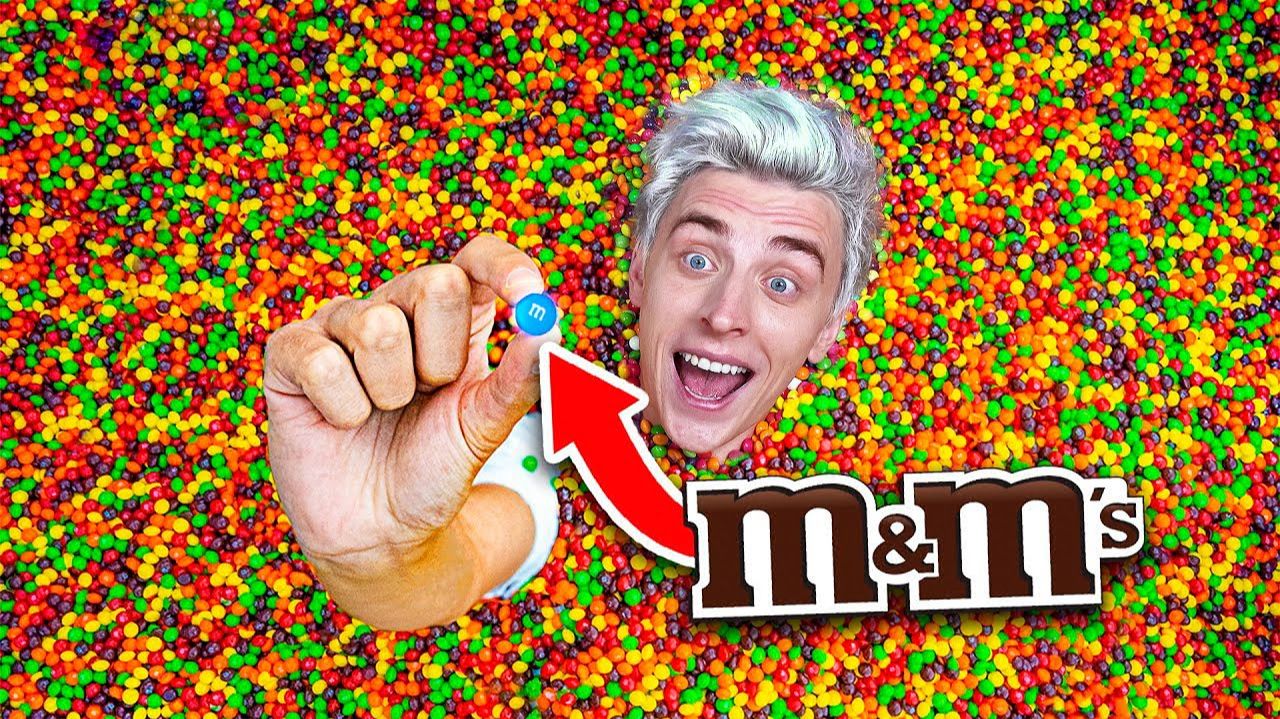 Найди M&M's в Бассейне Skittles за 10,000$ . Влад Бумага А4 Видео Влада Влад а4 Бумага а4 А 4